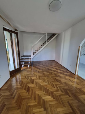 Kiadó ikerház, albérlet, III. kerületben, Templom utcában