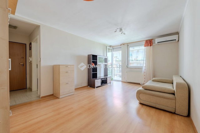 Eladó téglalakás, Budapesten, XIV. kerületben 73 M Ft, 2 szobás
