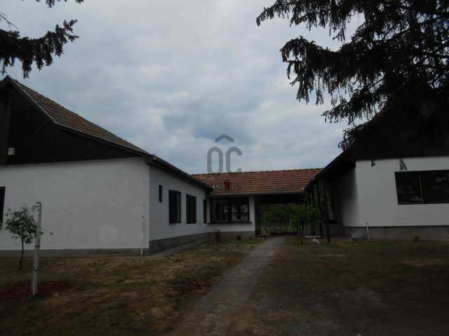 Eladó családi ház, Pakson 39.5 M Ft, 4 szobás