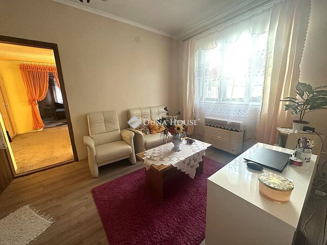 Eladó családi ház, Nagykőrösön 60 M Ft, 4 szobás