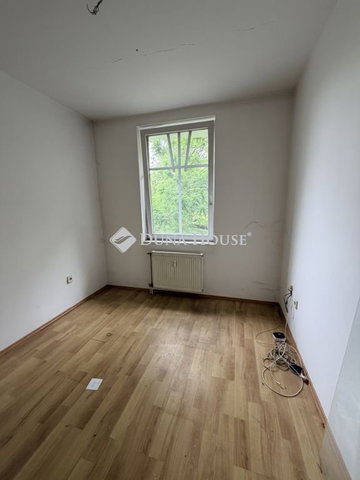 Kiadó üzlethelyiség, Kecskeméten, Csányi utcában 127 E Ft / hó