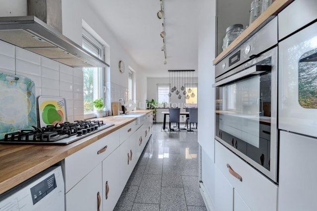 Eladó családi ház, Gödön 99.9 M Ft, 6 szobás