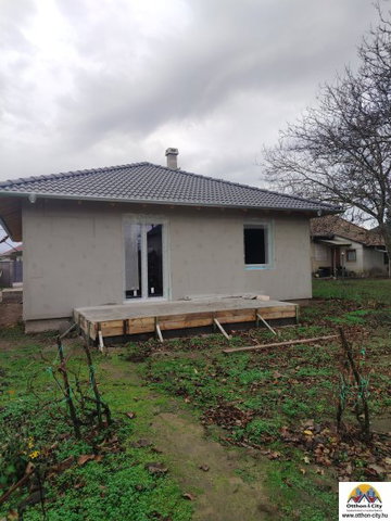 Eladó családi ház, Üllőn 80 M Ft, 4 szobás