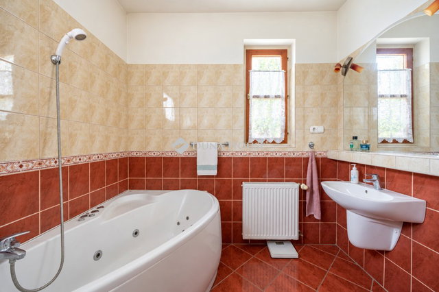Eladó családi ház, Budapesten, XVIII. kerületben 250 M Ft