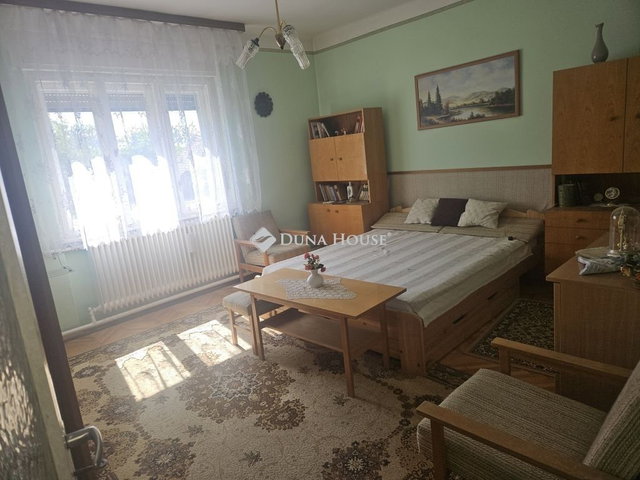 Eladó családi ház, Perkátán 48 M Ft, 3 szobás