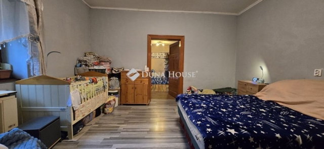 Eladó családi ház, Sárbogárdon 40 M Ft, 4 szobás