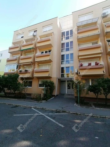 Eladó panellakás, Győrött 32.9 M Ft, 1 szobás