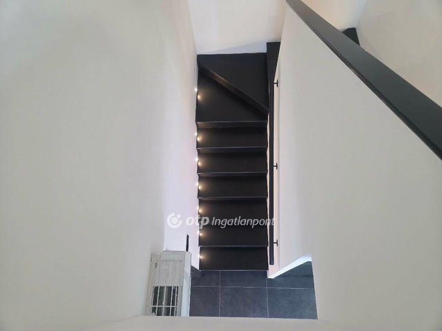 Eladó családi ház, Abonyban 108 M Ft, 3 szobás