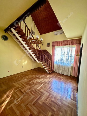 Eladó családi ház, Győrött 134.9 M Ft, 6 szobás
