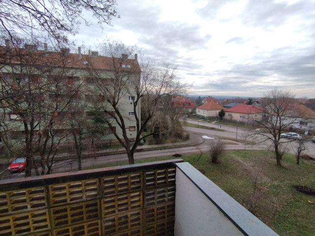 Eladó téglalakás, Pécsett, Páfrány utcában 36.5 M Ft