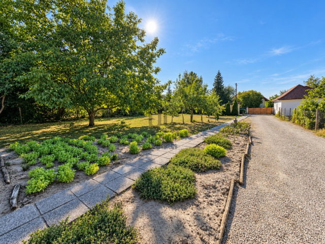 Eladó telek, Balatonkenesén 42 M Ft / költözzbe.hu