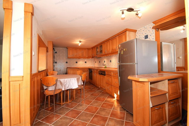 Eladó családi ház, Győrújbaráton 80 M Ft, 2+1 szobás