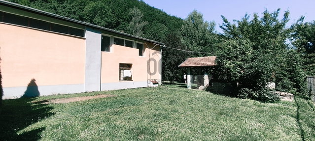 Eladó ipari ingatlan, Ajkán 169 M Ft / költözzbe.hu