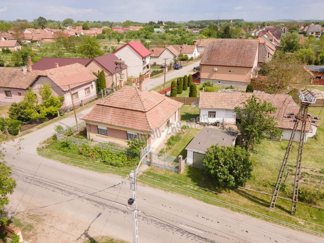 Eladó családi ház, Ipolyvecén 23.9 M Ft, 2 szobás
