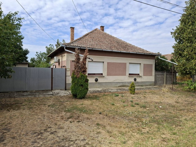 Eladó családi ház, Magyarbánhegyesen 9.8 M Ft, 3 szobás