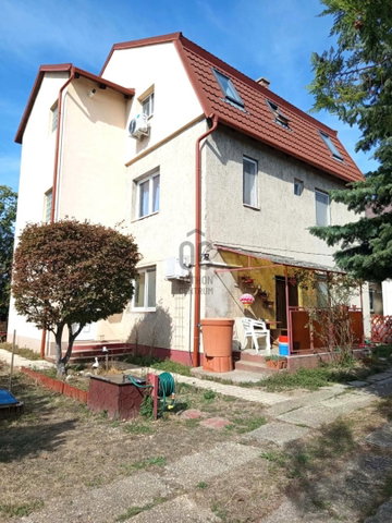 Eladó családi ház, Oroszlányban 94.9 M Ft, 5 szobás