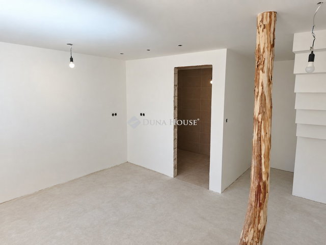 Eladó téglalakás, Vecsésen 55 M Ft, 3 szobás