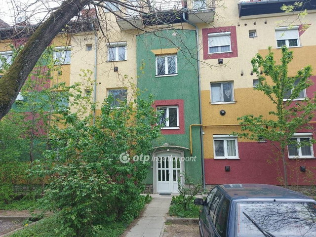 Eladó téglalakás, Pécsett 22.9 M Ft, 1 szobás