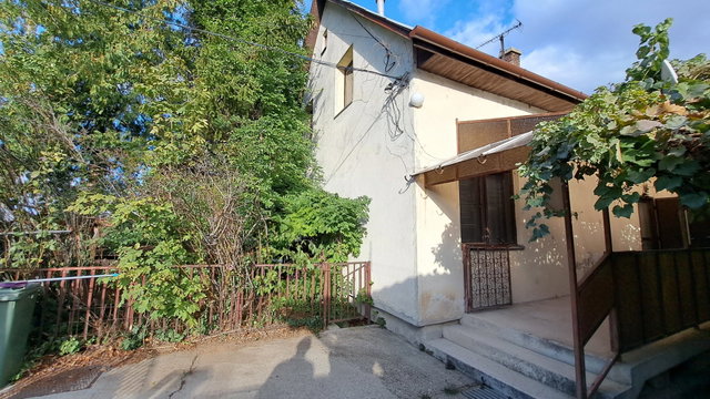 Eladó családi ház, Kerepesen 76 M Ft, 6 szobás