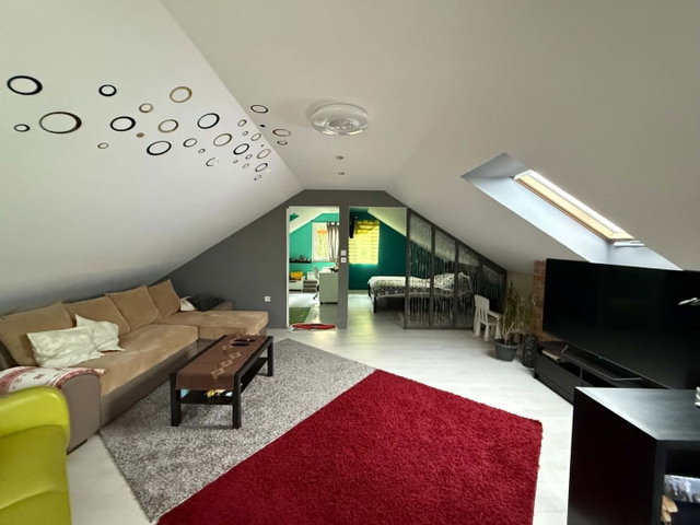 Eladó családi ház, Biatorbágyon 79.9 M Ft, 6+1 szobás