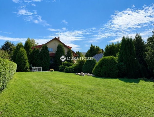 Eladó családi ház, Komlón 160 M Ft, 5 szobás