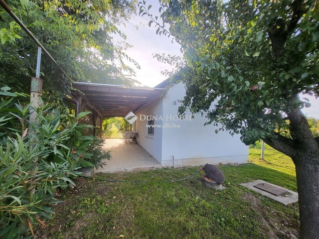 Eladó családi ház, Enyingen 16.9 M Ft, 1 szobás