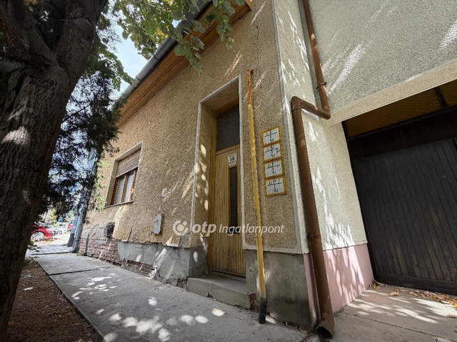 Eladó téglalakás, Békéscsabán 35 M Ft, 2 szobás