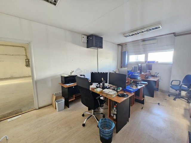Kiadó ipari ingatlan, Győrött, Fehérvári úton 970 E Ft / hó