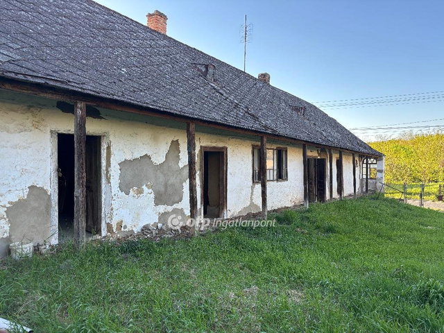 Eladó családi ház, Magyarkeszin 4.7 M Ft, 5 szobás
