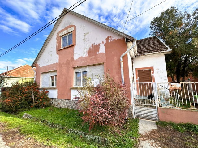 Eladó családi ház, Sarkadon 11 M Ft, 4 szobás