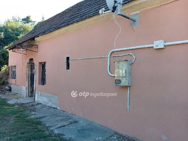 Eladó családi ház, Ajkán 14.9 M Ft, 2 szobás