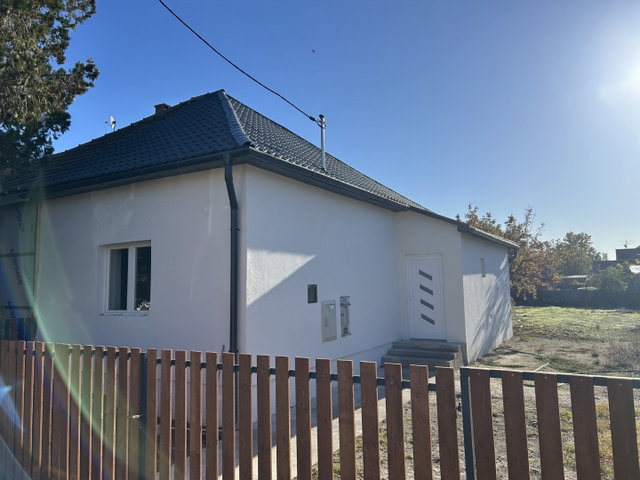 Eladó ikerház, Halásztelken 55 M Ft, 2 szobás