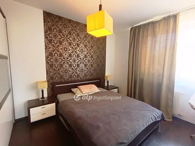 Eladó téglalakás, Szigetszentmiklóson 65 M Ft, 2 szobás