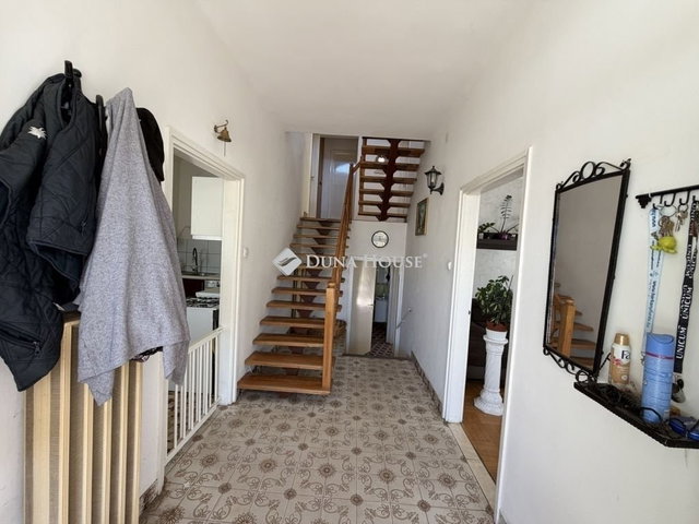 Eladó családi ház, Kókán 74.9 M Ft, 5 szobás