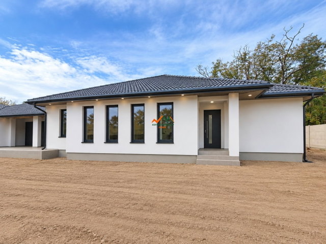 Eladó ikerház, Dunavarsányban 91.9 M Ft, 5 szobás