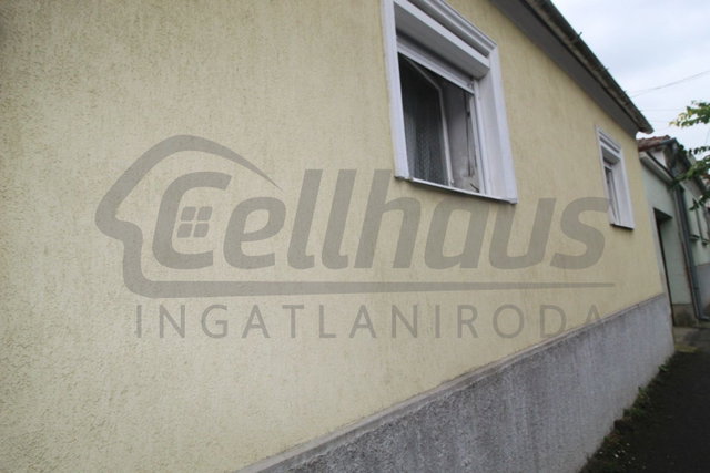 Eladó családi ház, Celldömölkön 25 M Ft, 3 szobás