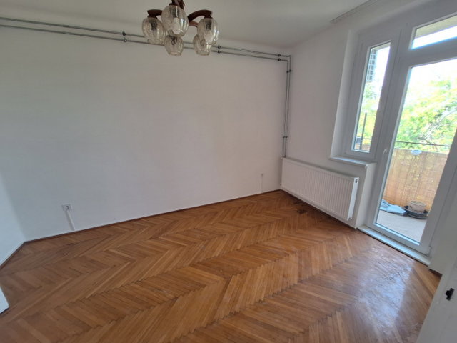 Kiadó téglalakás, albérlet, Hódmezővásárhelyen, Szabadság téren