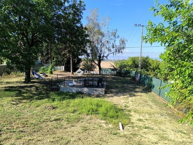 Eladó családi ház, Csömörön 175 M Ft, 4 szobás