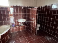 Eladó családi ház, Sárbogárdon 43.9 M Ft, 7 szobás