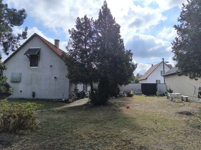 Eladó családi ház, Pilisen 42.5 M Ft, 2 szobás