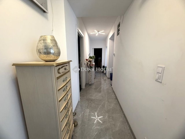 Eladó családi ház, Kistarcsán 120 M Ft, 3 szobás