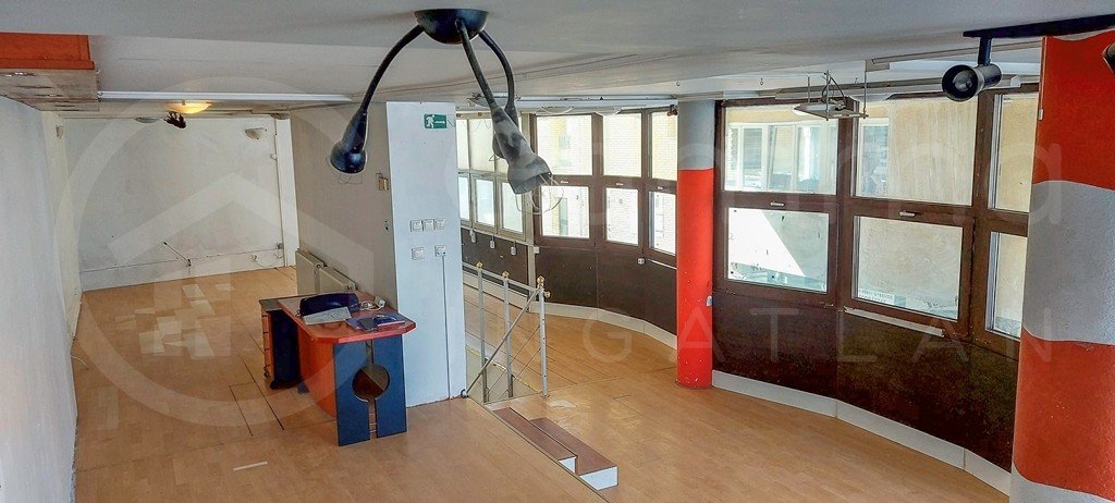 87m² · 180.000 ft
