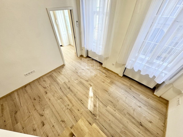 Kiadó téglalakás, albérlet, Budapesten, V. kerületben, 2 szobás