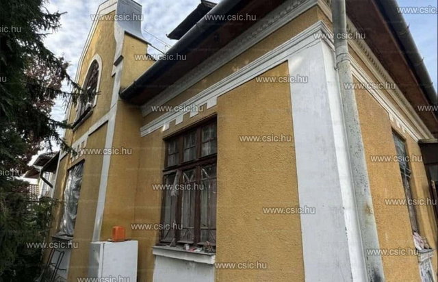 Eladó garázs, Szentendrén 199.9 M Ft, 5 szobás