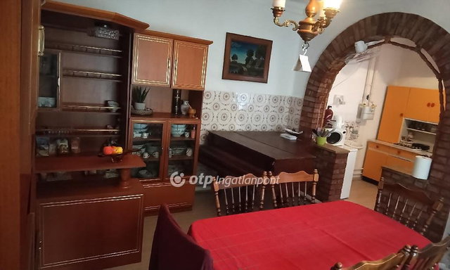 Eladó családi ház, Berettyóújfaluban 88 M Ft, 6 szobás