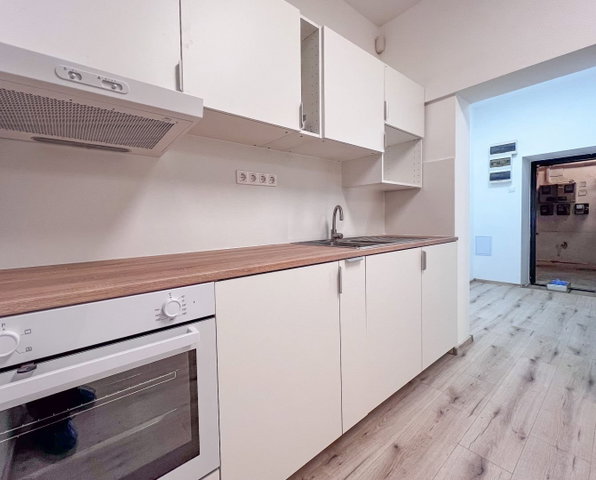Eladó téglalakás, Budapesten, VI. kerületben 45 M Ft, 1 szobás