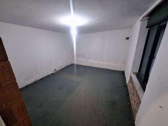 Eladó családi ház, Eddén 9.9 M Ft, 2 szobás