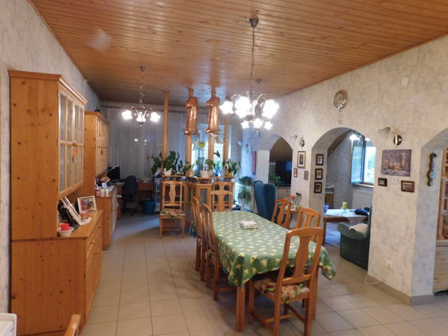 Eladó családi ház, Hévízen 159 M Ft, 8 szobás