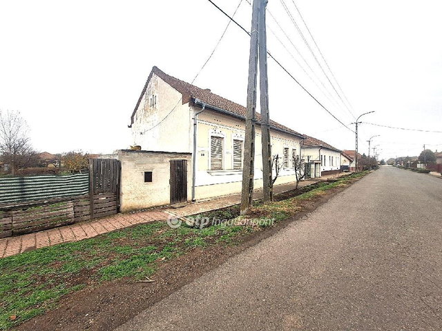 Eladó családi ház, Vésztőn 12 M Ft, 2 szobás