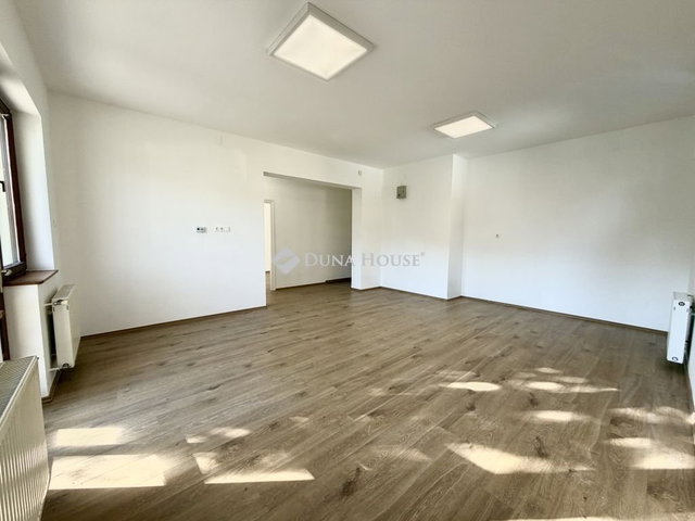 Eladó téglalakás, Szentendrén 122 M Ft, 4+1 szobás